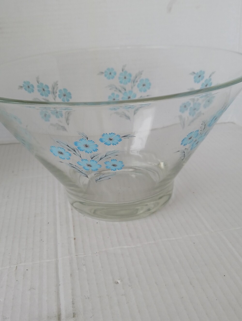Culver Mid Century Modern 1960s Clear Glass Chip Bowl with Blue Floral